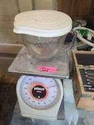 Rubbermaid Pelouze Scale and Measuring Cup