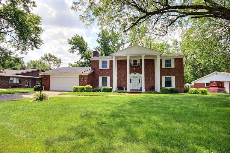 10405 Paw Paw Dr., Fort Wayne, IN 46804