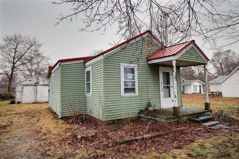 This 1 Bed / 1 Bath Home has Strong Bones Ready for Someone with Vision