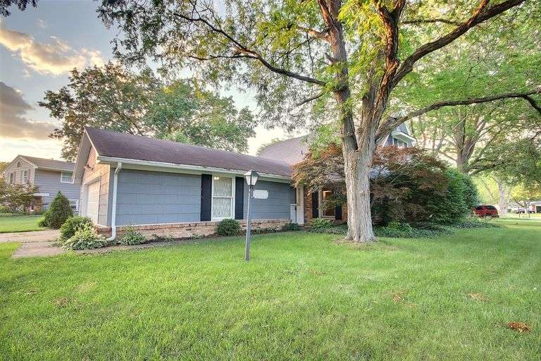 4 Bedroom Well Maintained Home on Corner Lot in Glenwood Park