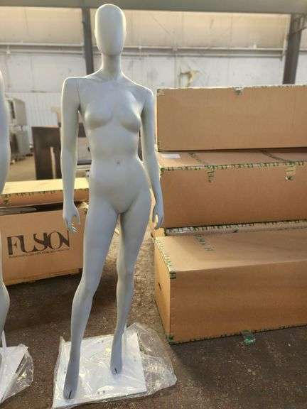 Fusion Specialties Full Female Mannequin Retail Display
