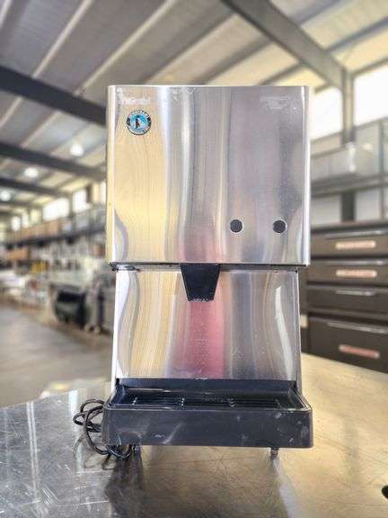 Hoshizaki 282 lb Cubelet Ice Maker / Dispenser