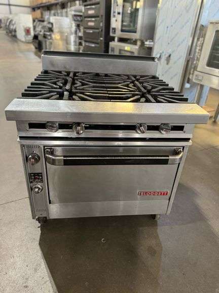 Blodgett 36"Range w 4 Heavy Duty Burners and Convection Oven Stainless