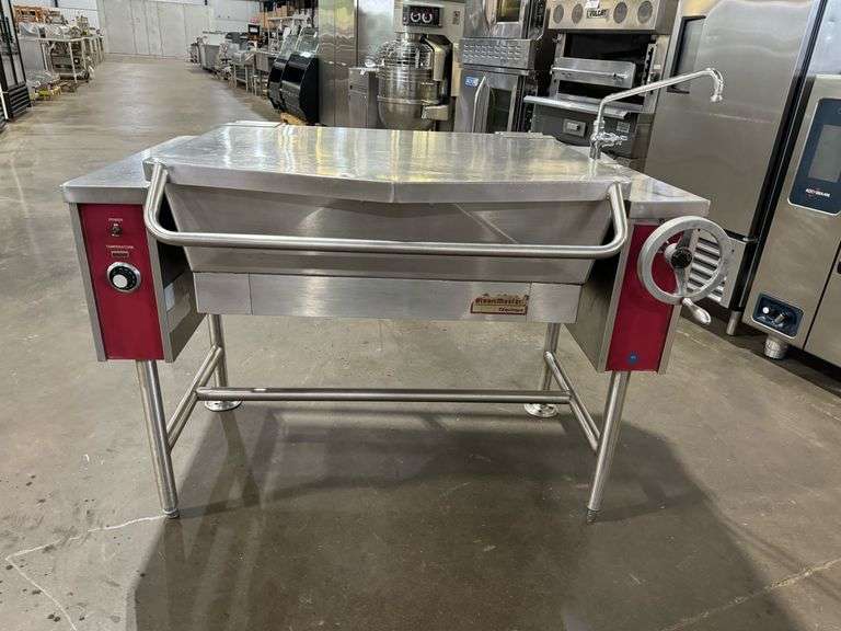 Southbend SteamMaster 30 Gallon Electric Tilt Skillet 208 volt 3 Phase