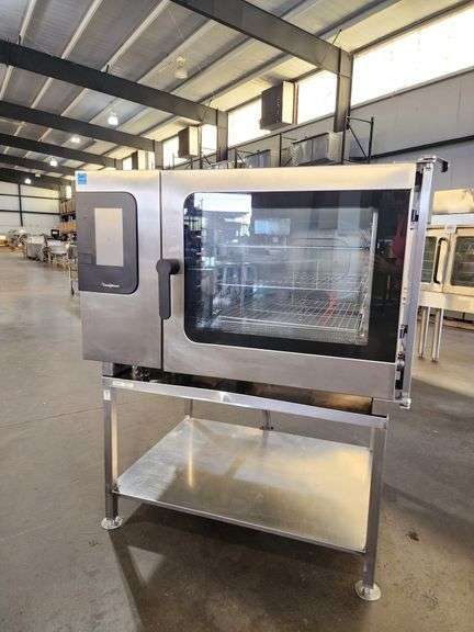 Super Clean !! Alto Shaam Convotherm 
New cost is over $22,000