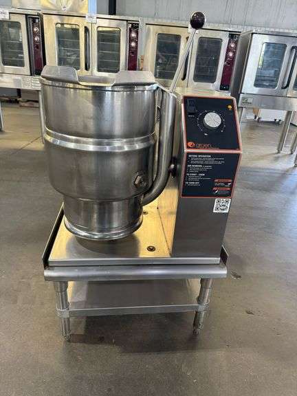 Groen TDB-24C 6 gal Steam Kettle - Manual Tilt, 2/3 Jacket, 208v/3ph. 