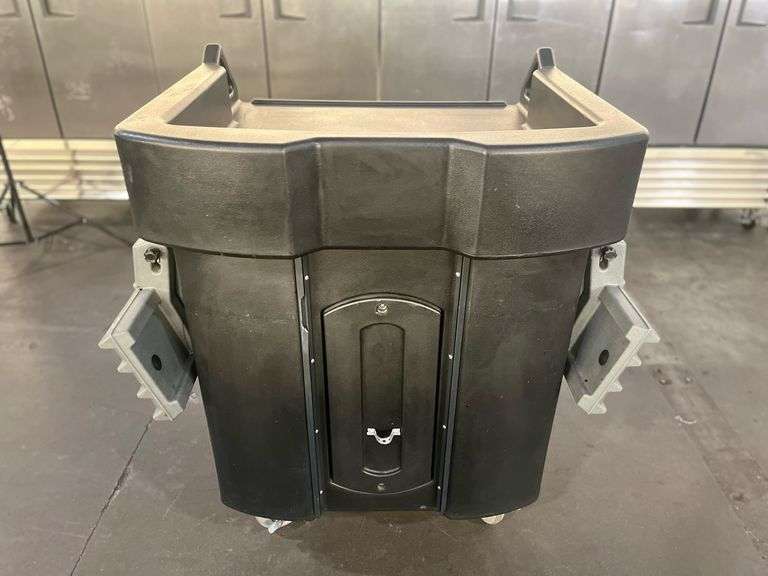 CAMBRO Versa Cart - With Dual Tray Rails, Standard Casters, Black

Ove