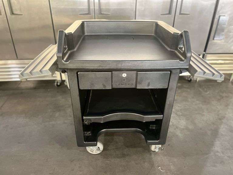 CAMBRO Versa Cart - With Dual Tray Rails, Standard Casters, Black

Ove