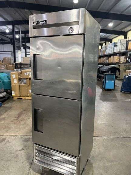 True T-23 Split Door Refrigerator 115 volt Cold!!!