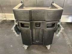CAMBRO Versa Cart - With Dual Tray Rails, Standard Casters, Black

Ove