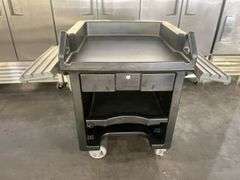 CAMBRO Versa Cart - With Dual Tray Rails, Standard Casters, Black

Ove