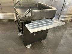 CAMBRO Versa Cart - With Dual Tray Rails, Standard Casters, Black

Ove