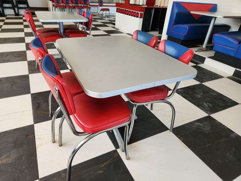 Retro 50s Diner Table & Chair Set β Chrome-Edge Classic!
