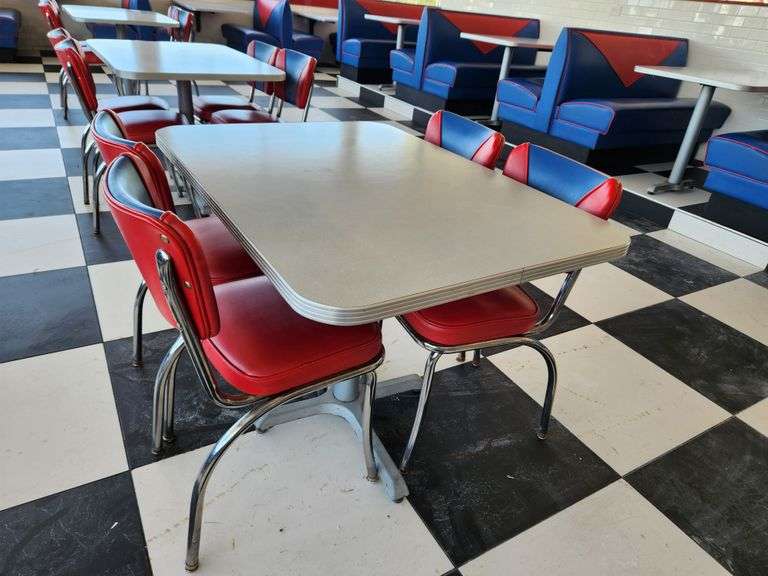 Retro 50s Diner Table & Chair Set β Chrome-Edge Classic!