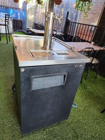 True TDD-1 Draft Beer Kegerator β Single Door, Dual Tap Tower