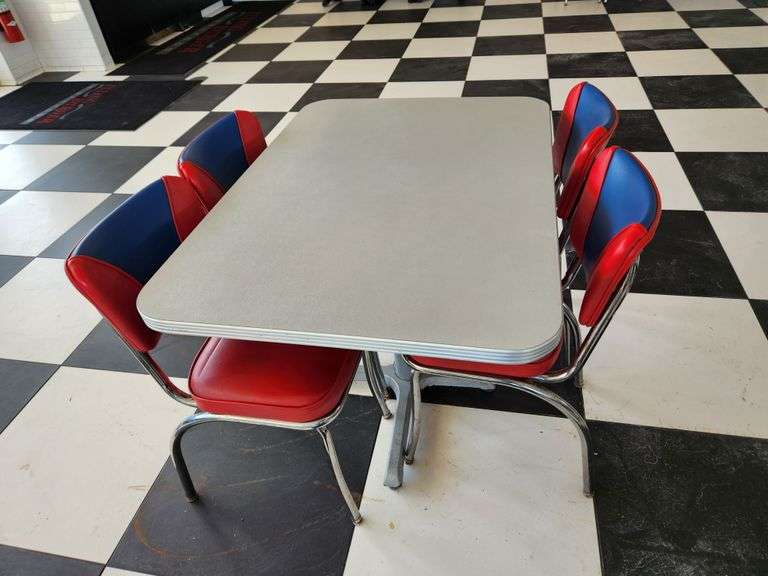 Retro 50s Diner Table & Chair Set β Chrome-Edge Classic!