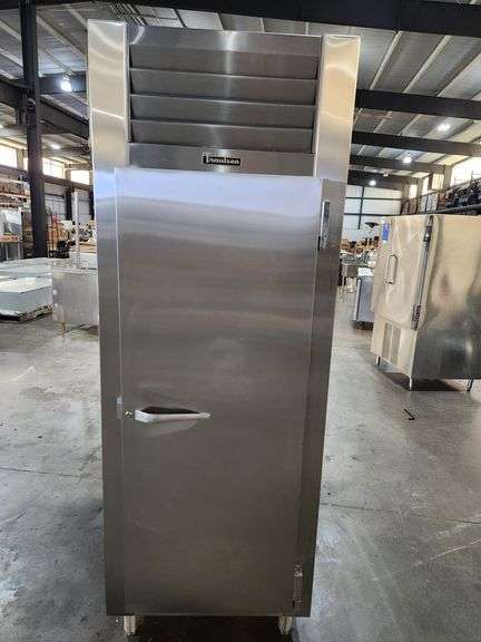 Traulsen RHF132WP Spec-Line Heated Cabinet β Pass-Thru, One Section, 208/115V