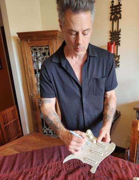 🎸 Richie Kotzen Autographed DiMarzio Loaded Strat Pickguard (Pearl White)
