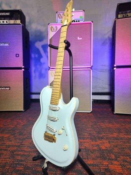 Richie Kotzen’s 1-of-1 STARFIELD “AMERICA” – Ibanez L.A. Custom Shop 1992