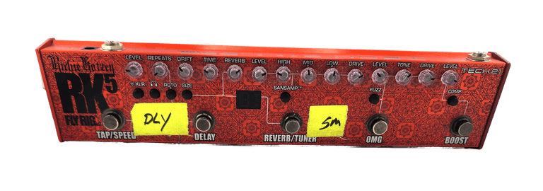 RICHIE KOTZEN’S PERSONALLY OWNED & USED TECH 21 RK5 V2 FLY RIG – SIGNED CASE + PHOTO INCLUDED