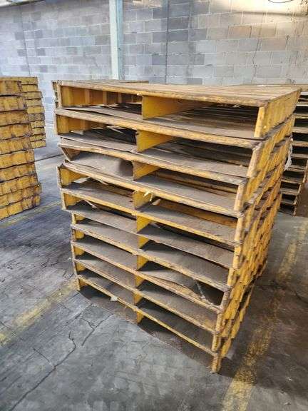 Bid x 10 Steel Pallets 42" x 42"