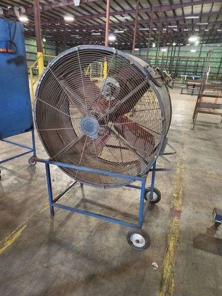 44" Industrial Floor Fan – Heavy-Duty Airflow
