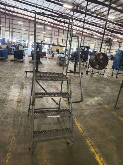 Heavy-Duty Warehouse Rolling Safety Ladder – 3-Step – 40" Top Step Height – 450 lb Capacity