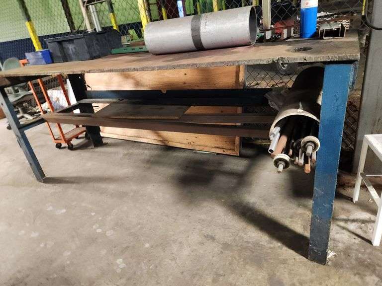 8' Steel WorkTable w Overhead Light