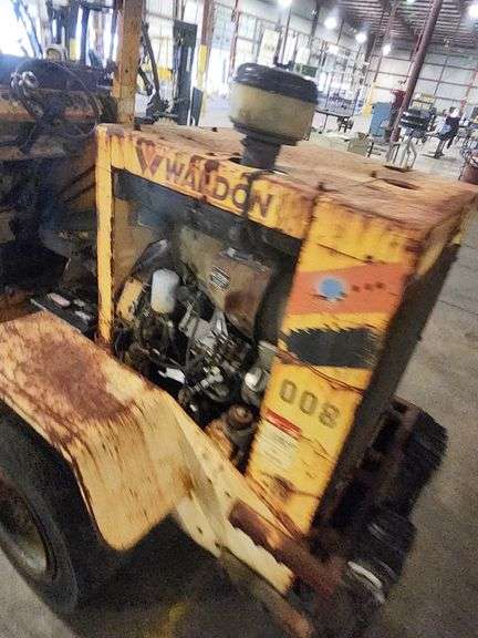 Waldon 5100 Loader – Runs, Lifts, Tilts, and Moves!