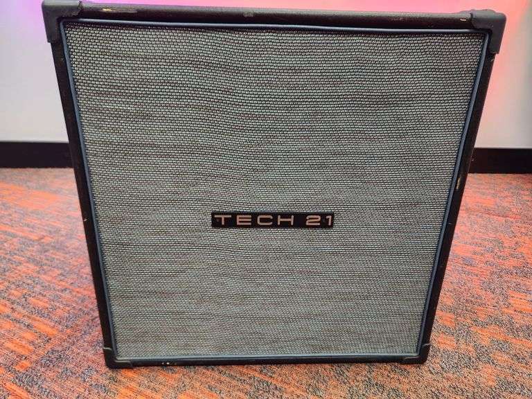 Richie Kotzen’s Tech 21 B410 Bass Cabinet – Tour-Used & Autographed