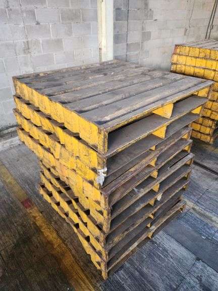 Bid x 10 Steel Pallets 42" x 42"