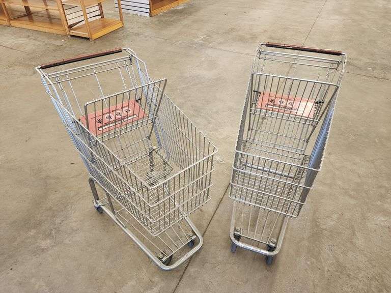 Bid x 2 Chrome Metal Shopping Carts From Libbey Shreveport Outlet Shopping Store