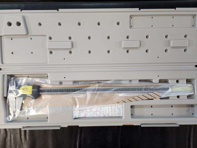 New /Never Used – Mitutoyo 500-506-10 Absolute Digital Caliper – 0 to 24"