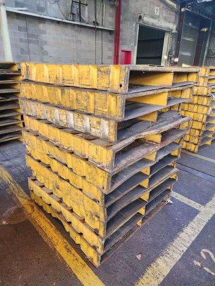 Bid x 10 Steel Pallets 42" x 42"