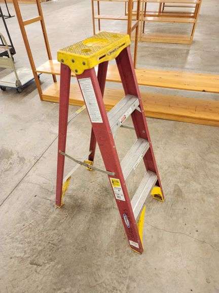 4ft Medium/Duty Commercial Ladder