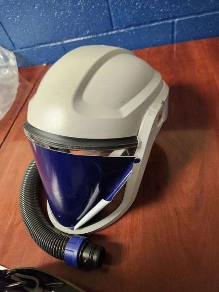 3M Versaflo TR-600 Powered Air Purifying Respirator Kit w/ M-Series Helmet