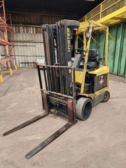 HYSTER 4,100 lb Electric Forklift – Model E50XM – 48 Volt – 240" Lift Height