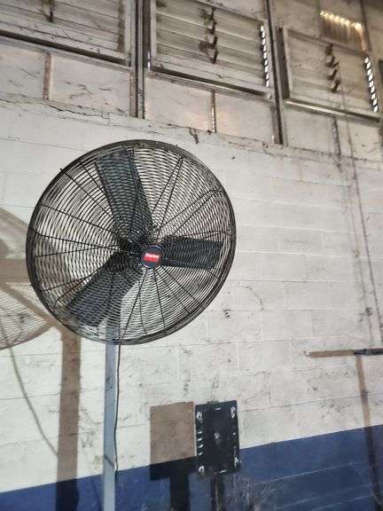 Bid x 8    30" Fans Buyer Responsible for Removal