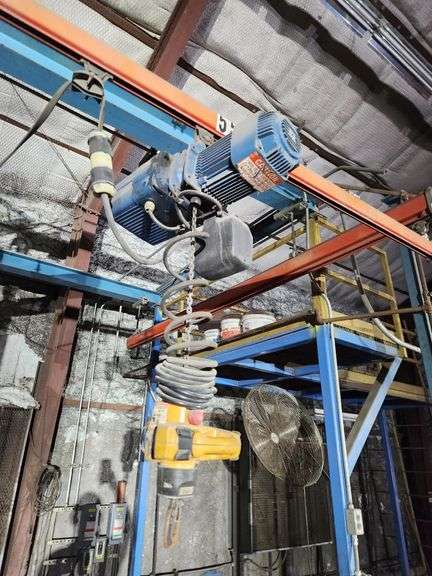 DEMAG Overhead Crane Hoist System – 550 LB Capacity – COMPLETE STRUCTURE INCLUDED