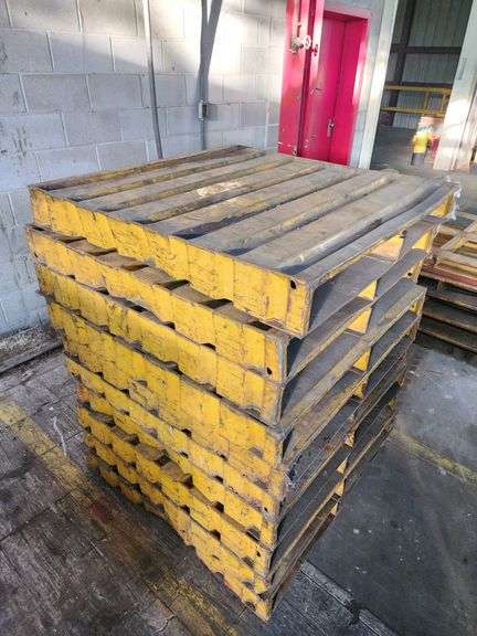 Bid x 10 Steel Pallets 42" x 42"