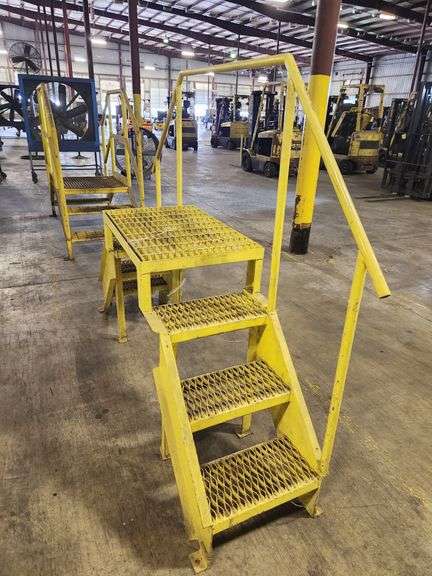Heavy-Duty Industrial Step Platform Ladder