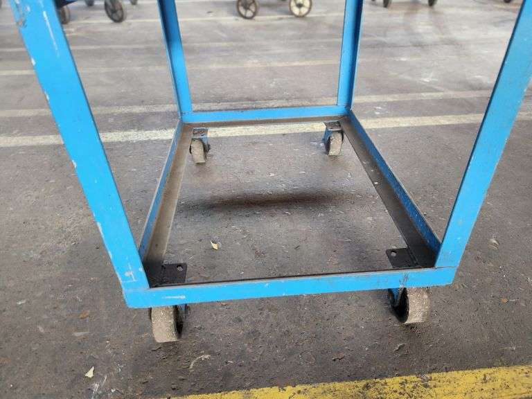 36” X 27” X 36” Metal Rolling Cart