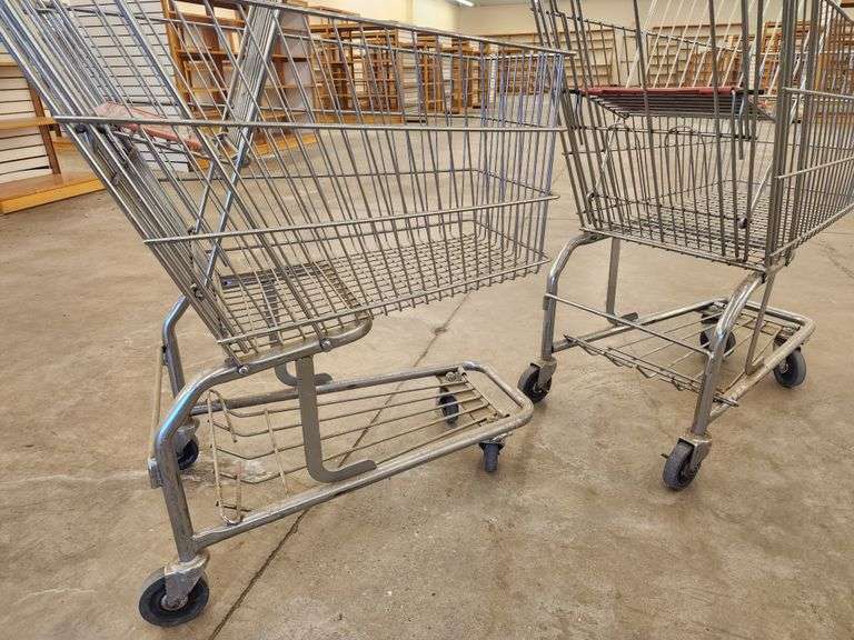 Bid x 2 Chrome Metal Shopping Carts From Libbey Shreveport Outlet Shopping Store