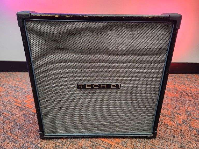 Richie Kotzen’s Tech 21 B410 Bass Cabinet – Tour-Used & Autographed