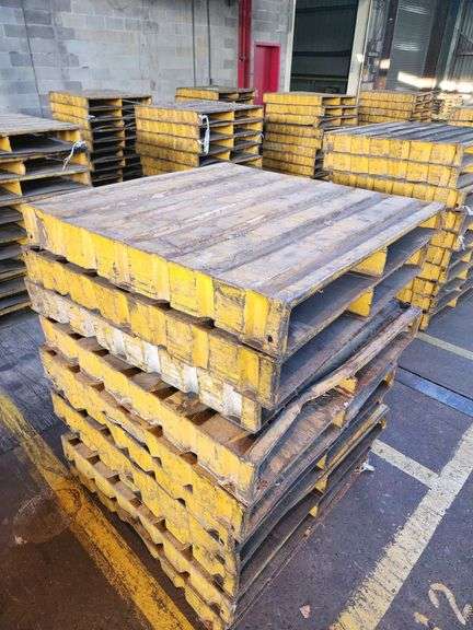 Bid x 10 Steel Pallets 42" x 42"
