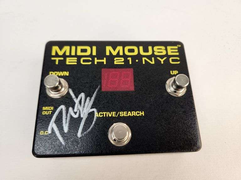 Tech 21 NYC MIDI Mouse Foot Controller – Personally Owned by Richie Kotzen – Autographed