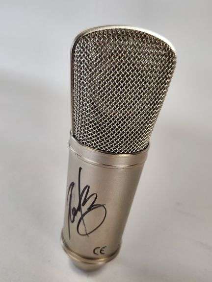 Richie Kotzen's Personally Used Behringer B-1 Condenser Mic – Hand-Signed