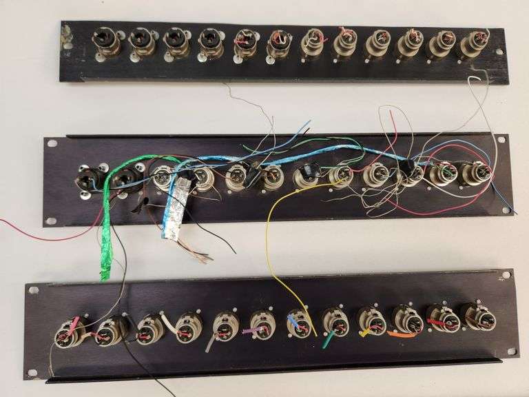 Richie Kotzen’s Personal Studio Rack – Signed & Fully Loaded