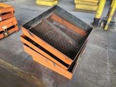 Bid x 5 Steel Pallet With Mesh Bottom 30"x 30"