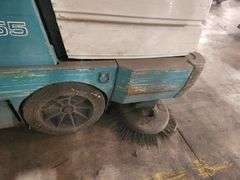 Tennant 355 PROPANE Industrial Ride-On Sweeper